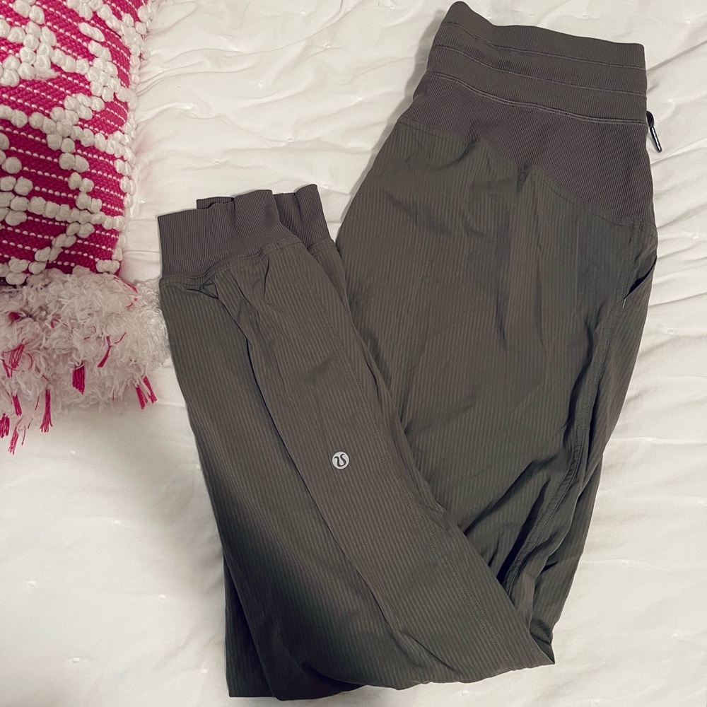 Lululemon joggers